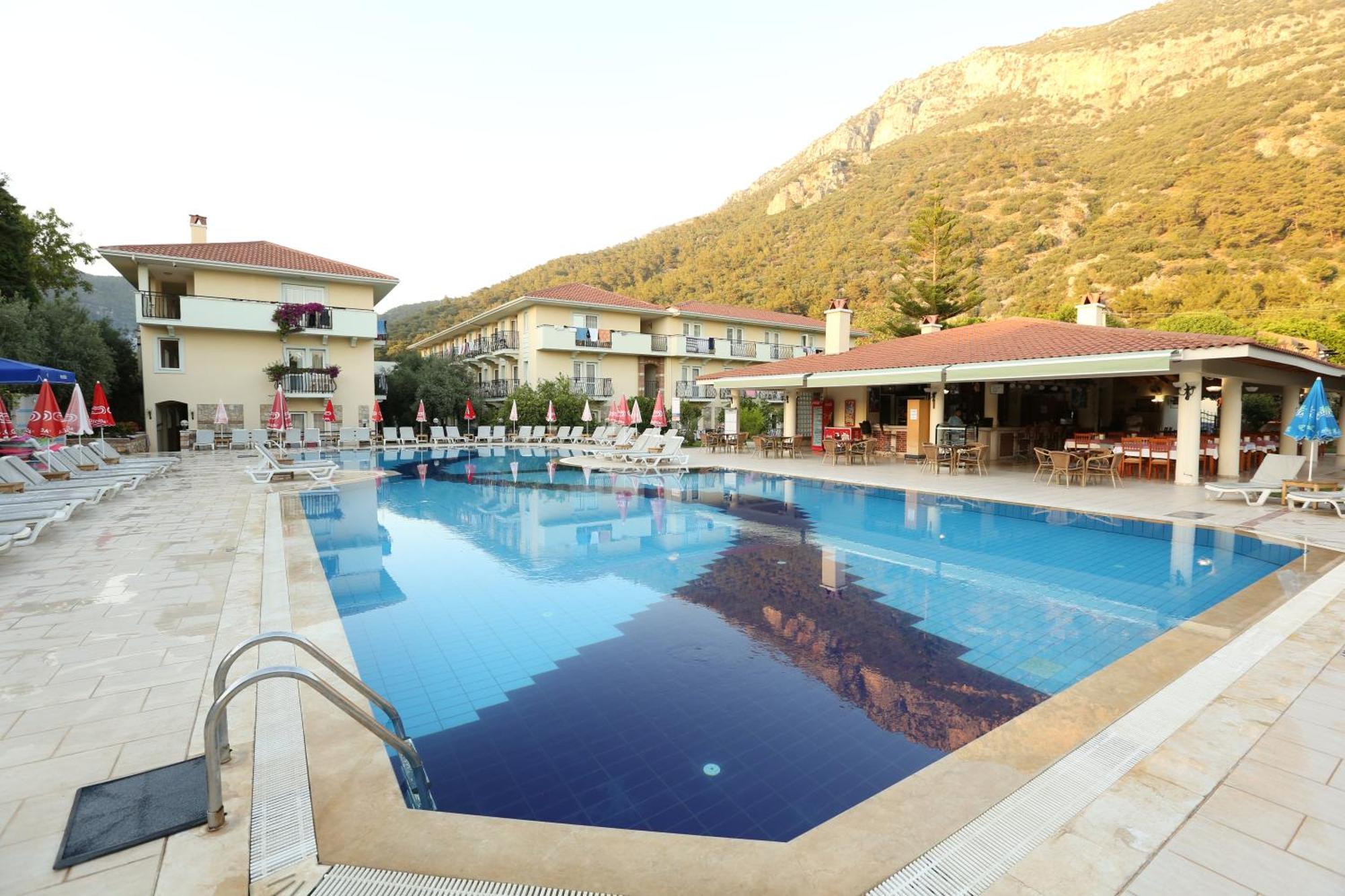 Mavruka Hotel 올루데니스 외부 사진