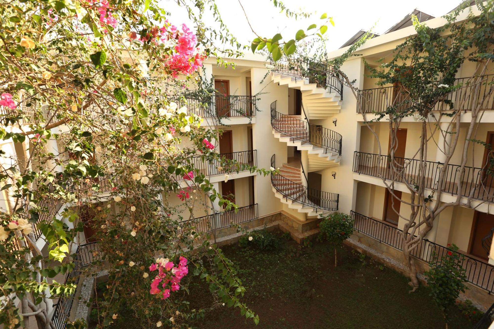 Mavruka Hotel 올루데니스 외부 사진