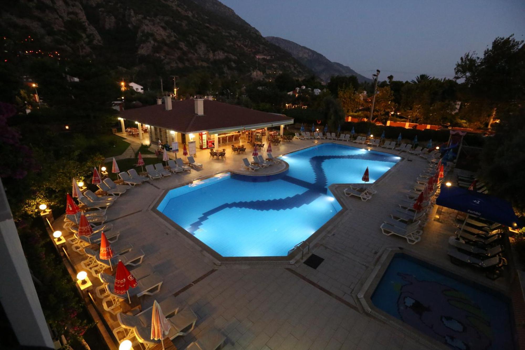 Mavruka Hotel 올루데니스 외부 사진