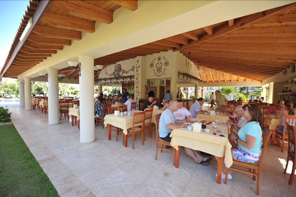 Mavruka Hotel 올루데니스 외부 사진